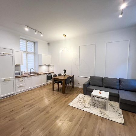 Zlote Apartamenty 6 Legnica Extérieur photo